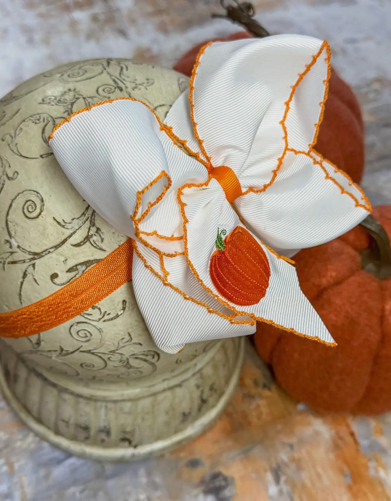 Pumpkin Embroidered Moonstitch Bow
Headband