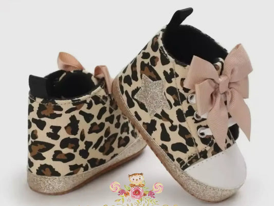 Baby Girl Bow Sneakers First Walker
Crib Shoes