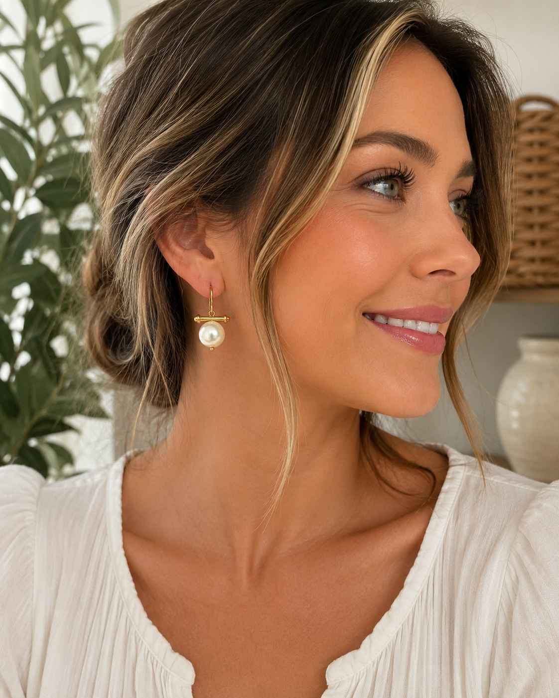 Magnolia Manor Pearl Earrings